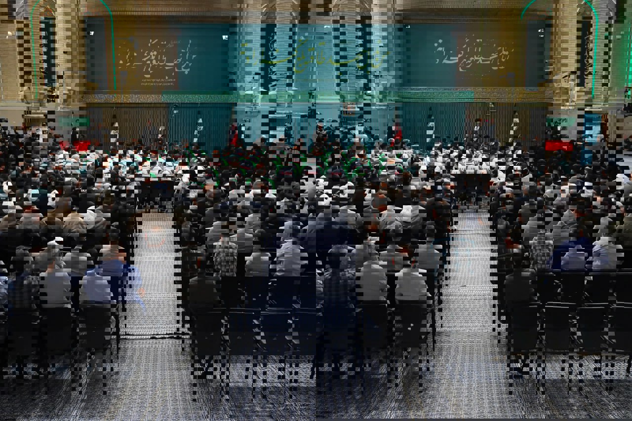 2082433