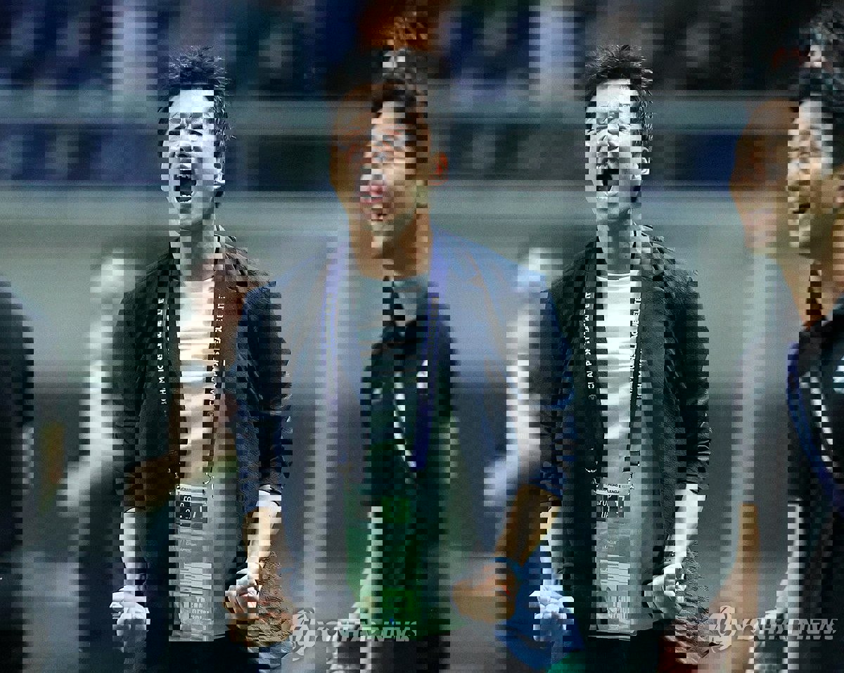 2082543