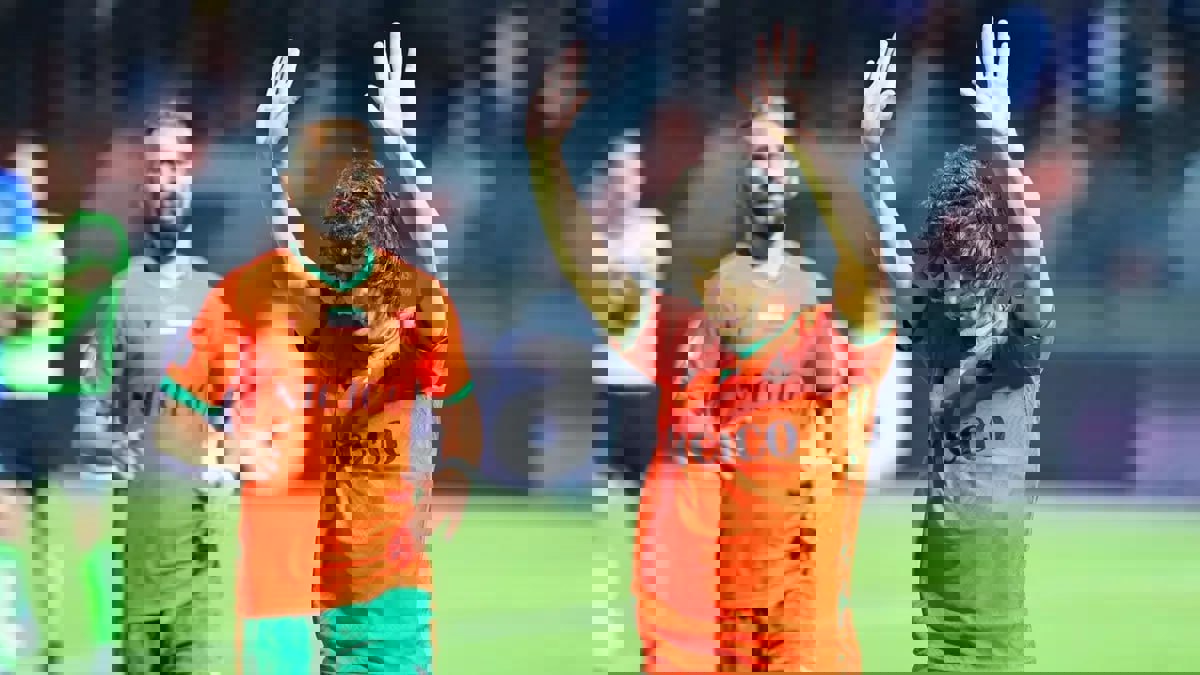 2082803
