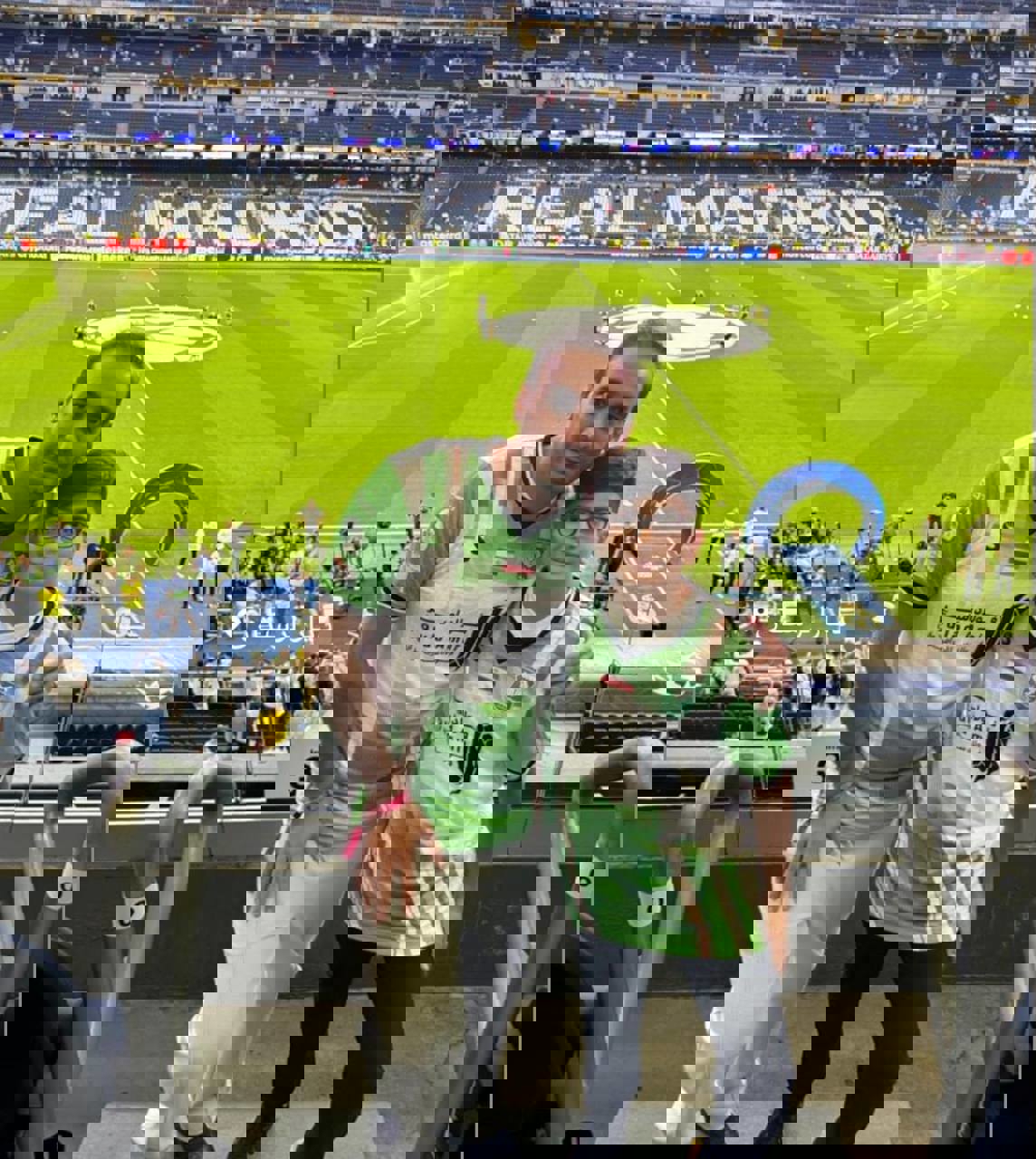2082736