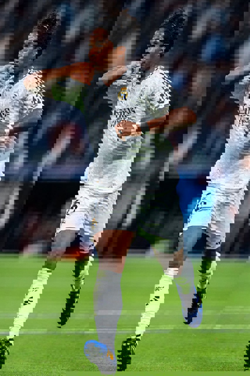 2082747