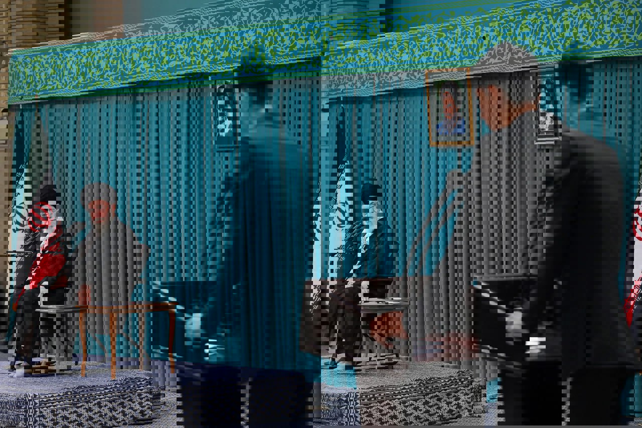 2082857