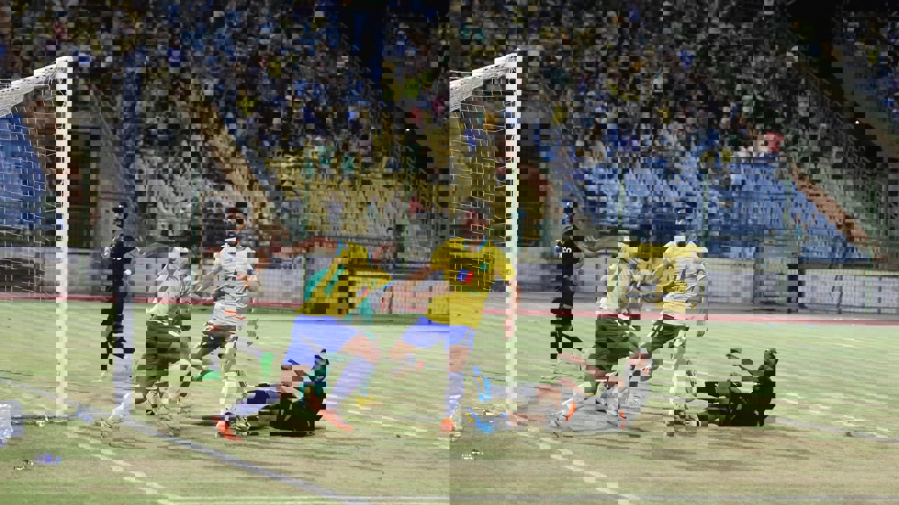 2082877