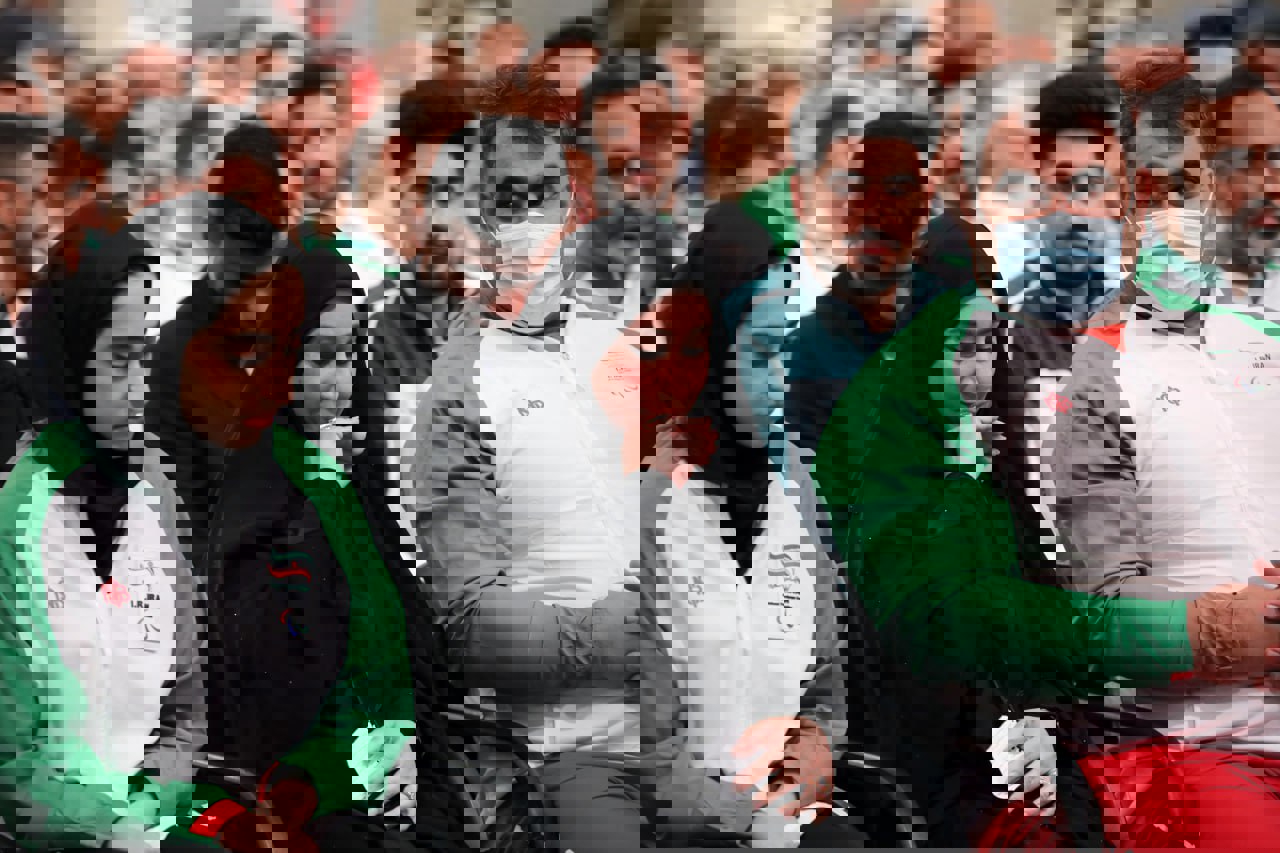 2082858