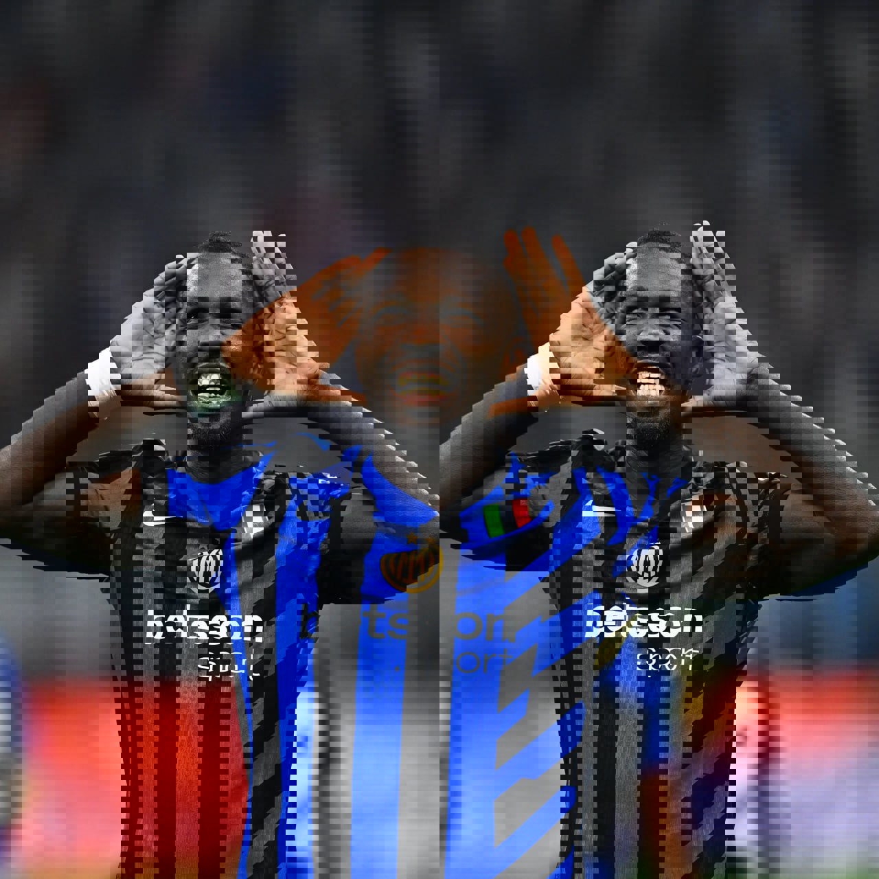 2083019