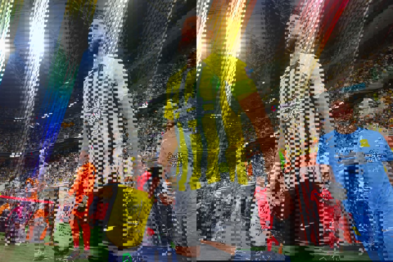 2083056