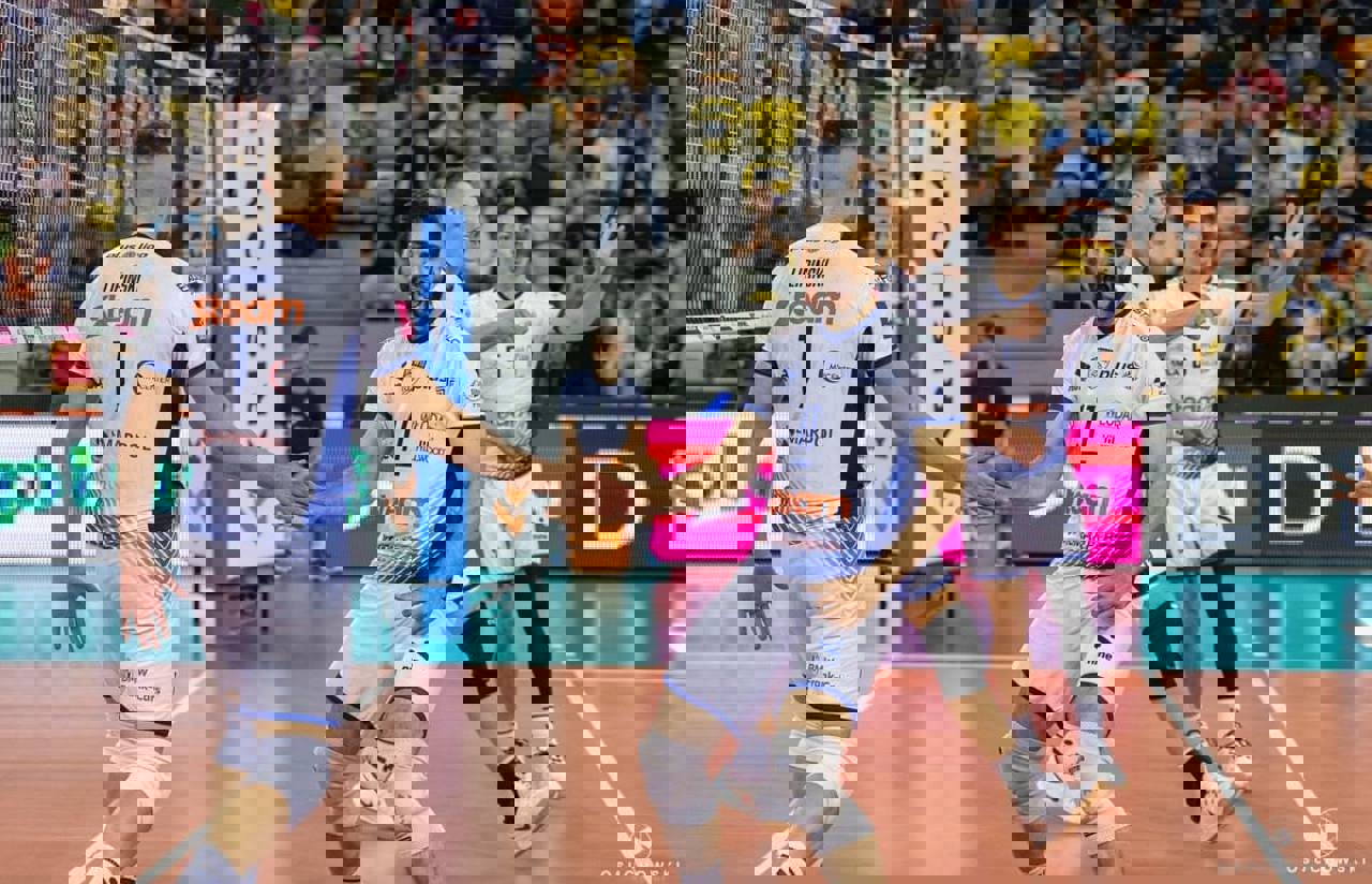 2083117