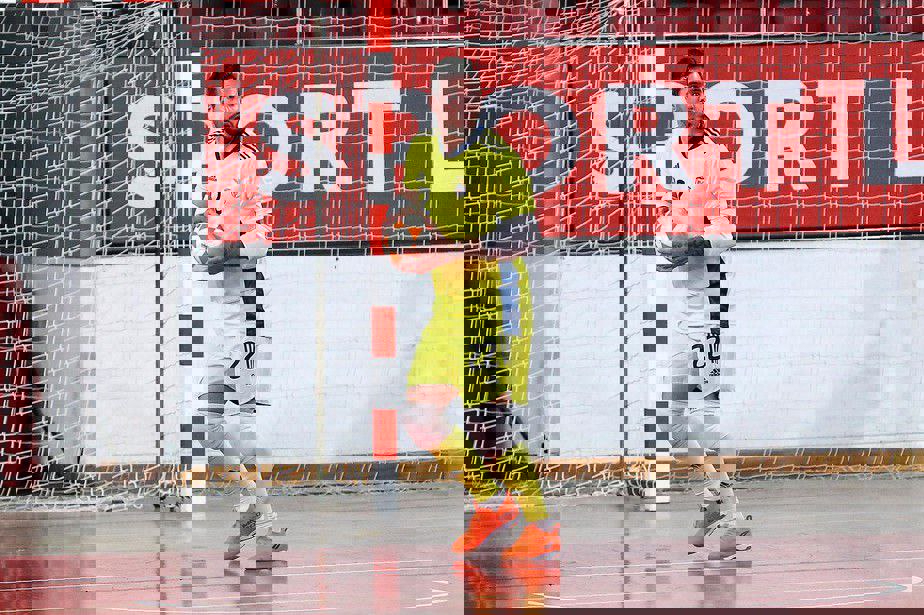 2083130