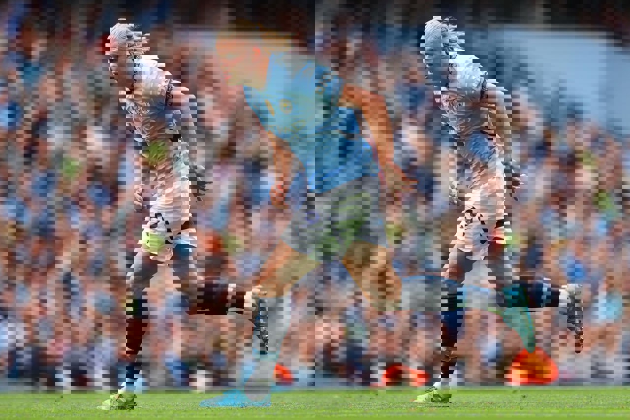 2083128