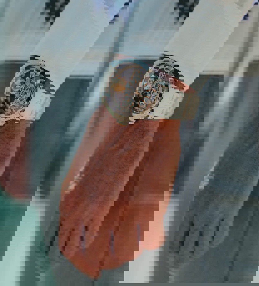 2083327