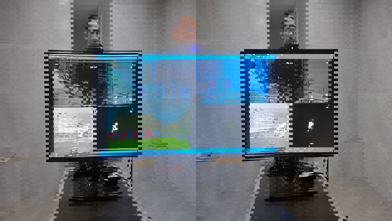 2083458