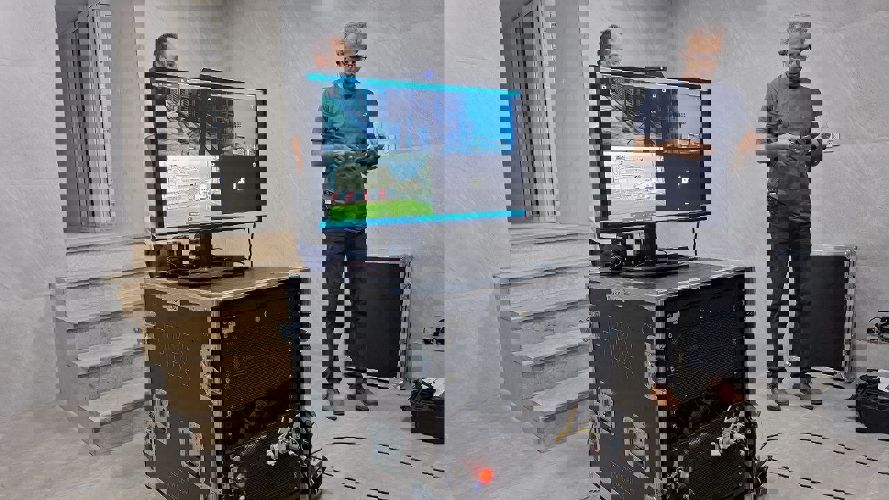 2083457