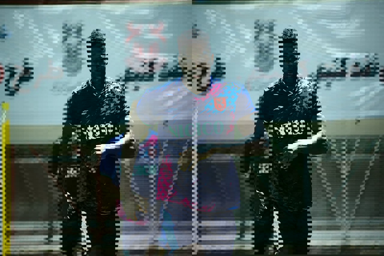 2083469