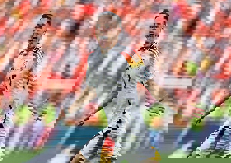 2083608