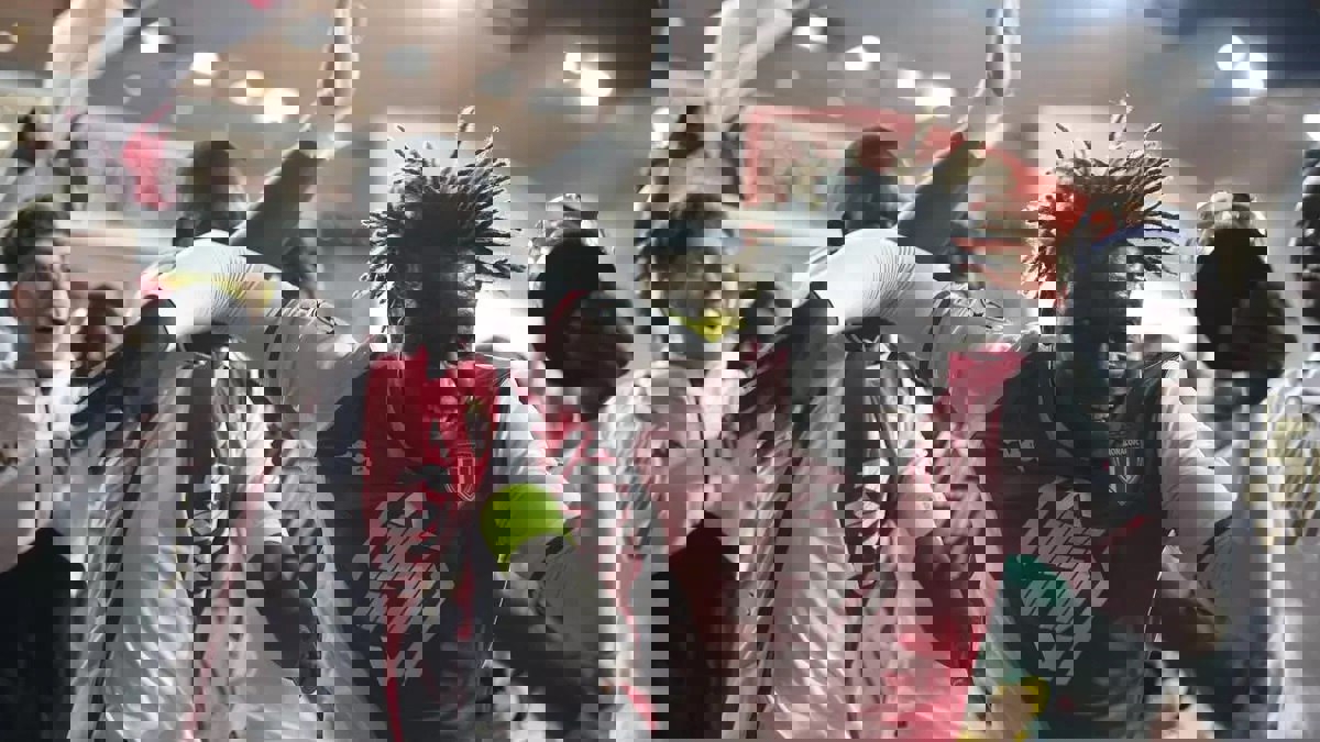 2083697