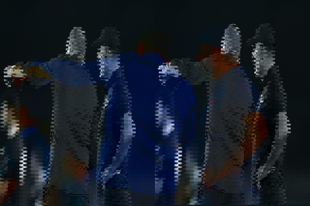 2084037