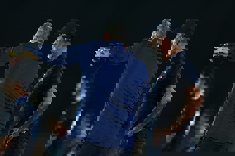 2084037