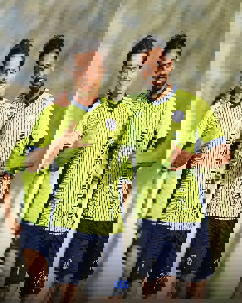 2083831