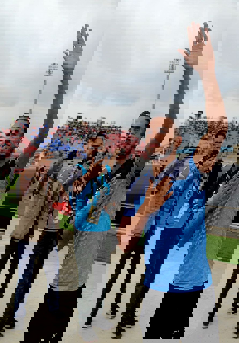 2083816