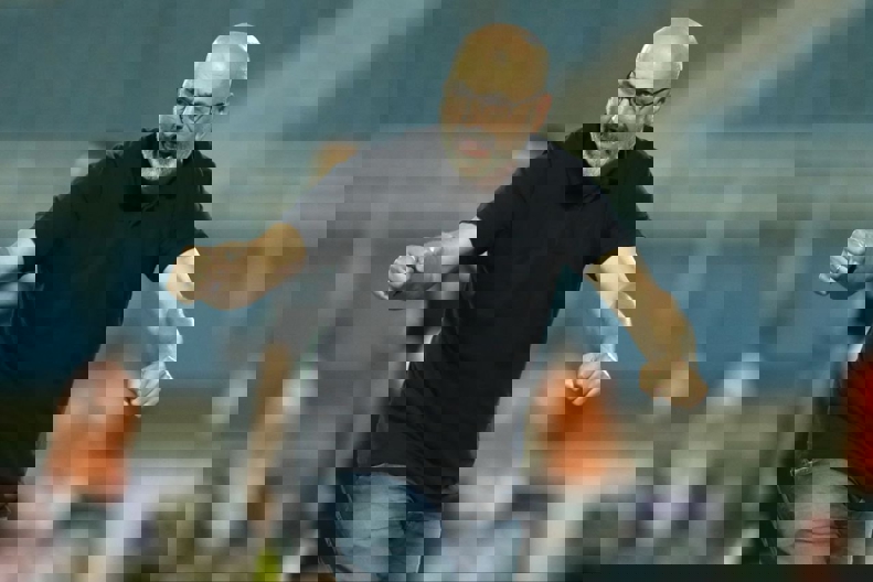 2084458