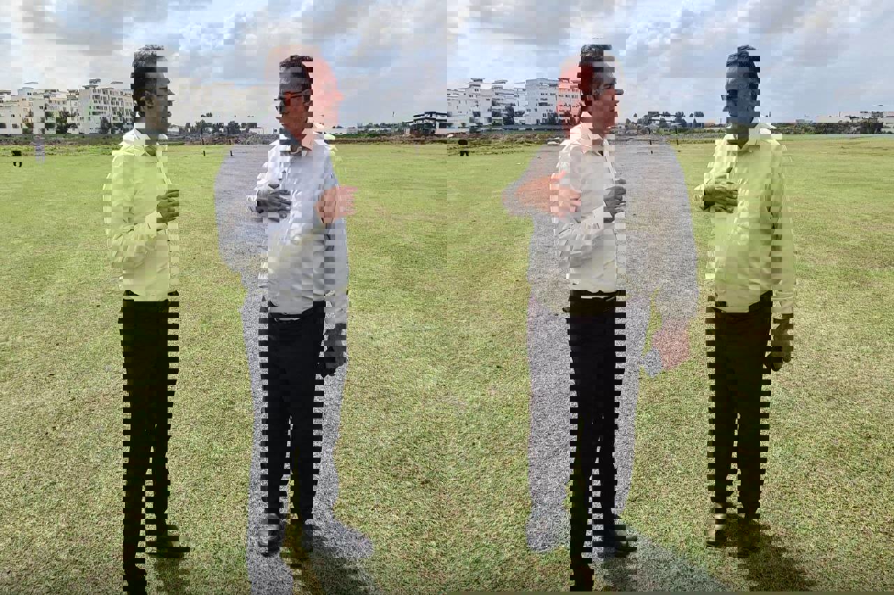 2084143
