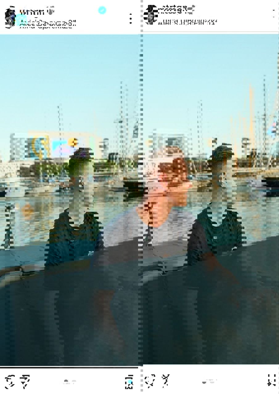 2084158