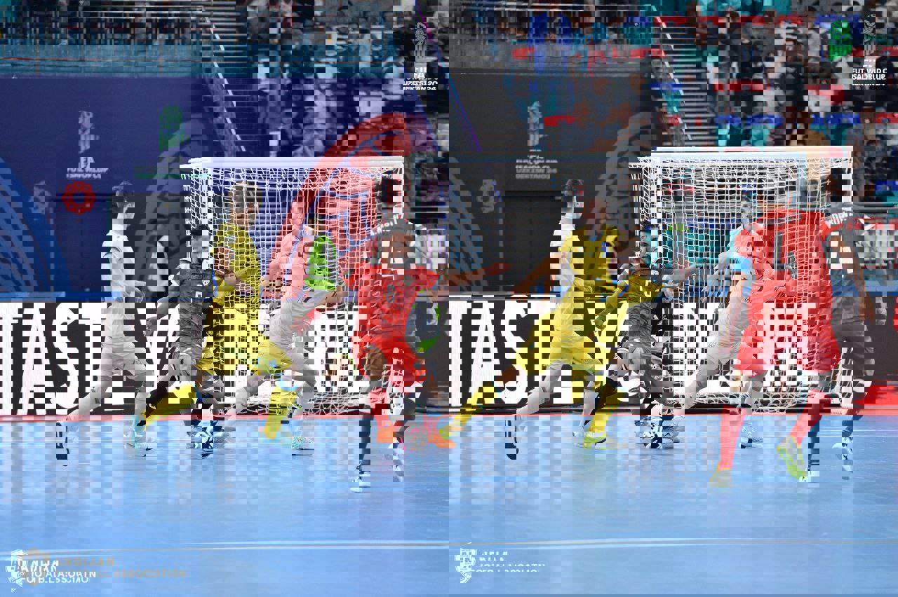 2084371