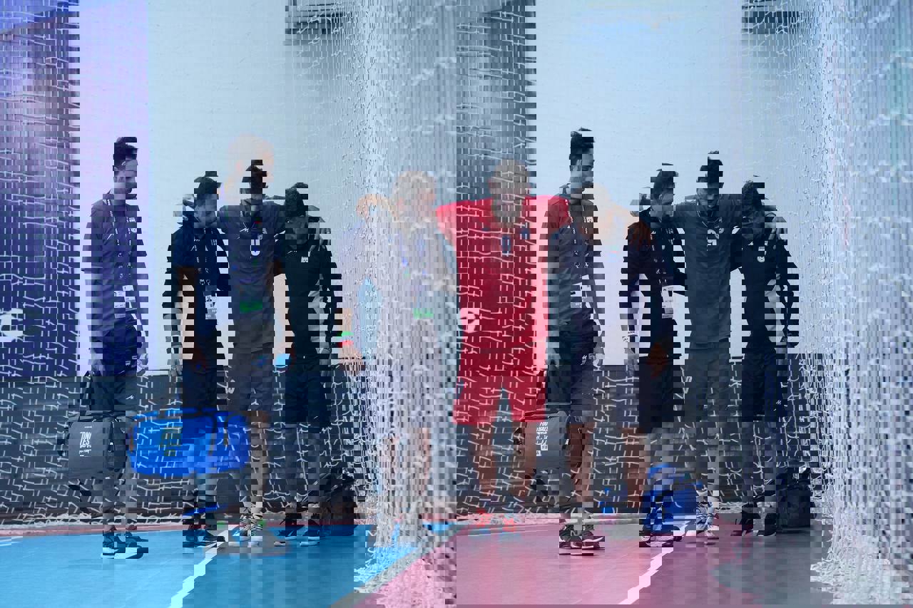 2084403