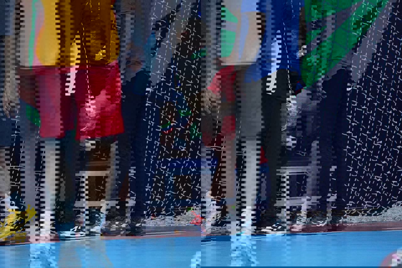 2084402