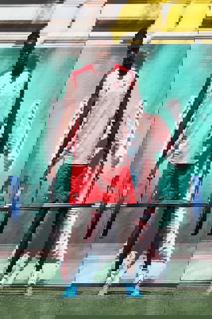 2084300
