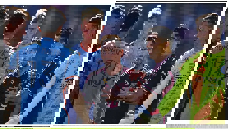 2084642