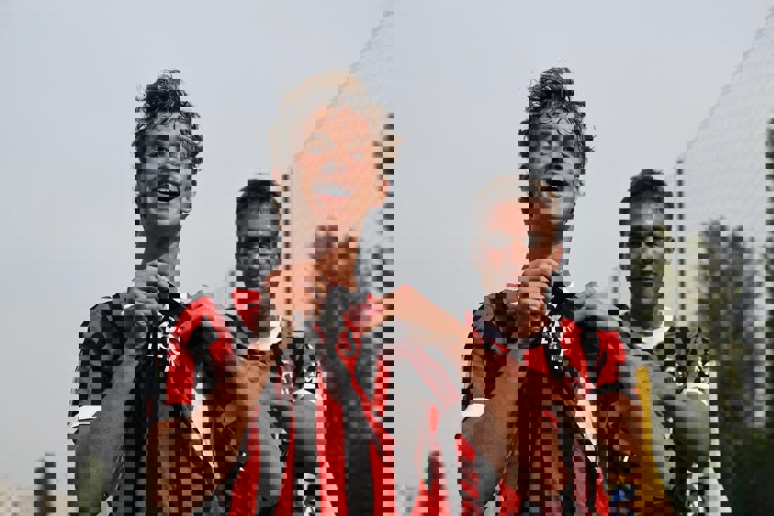 2085112