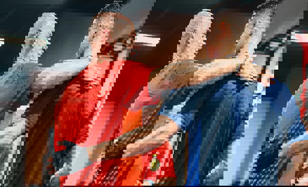 2085404