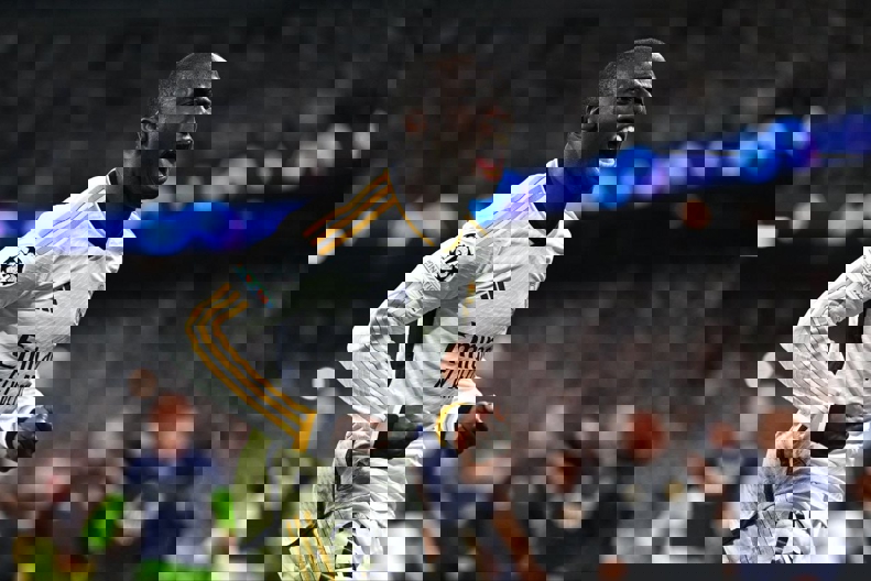 2085305