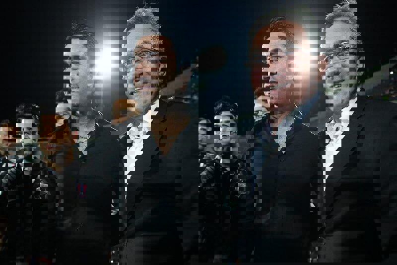 2085636
