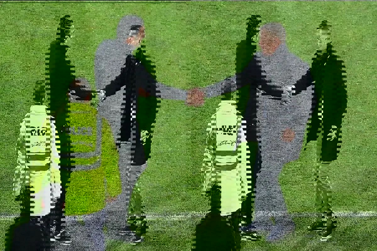 2085637