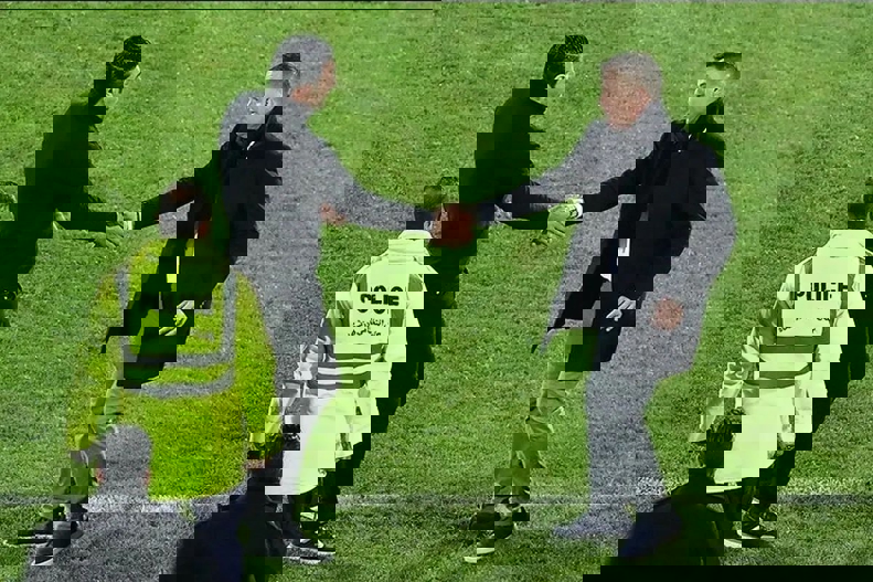 2085637