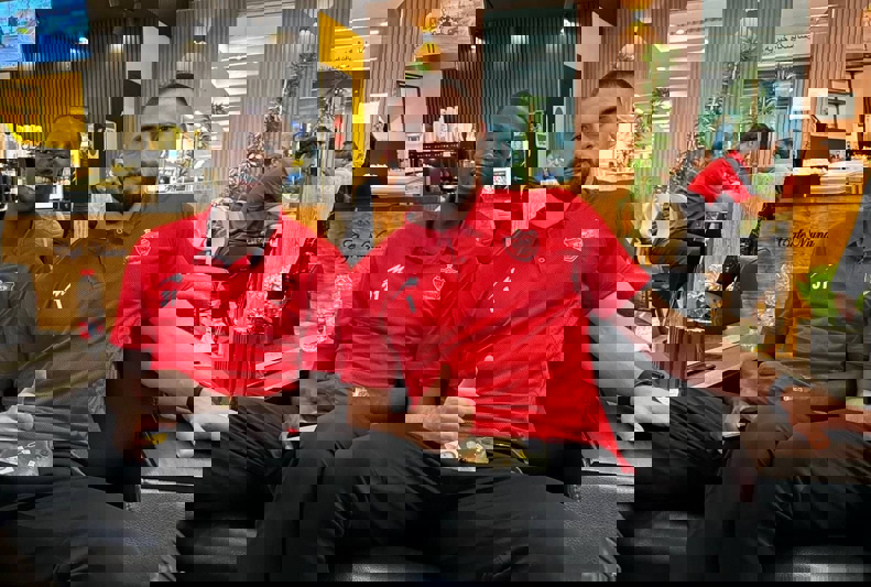 2085649