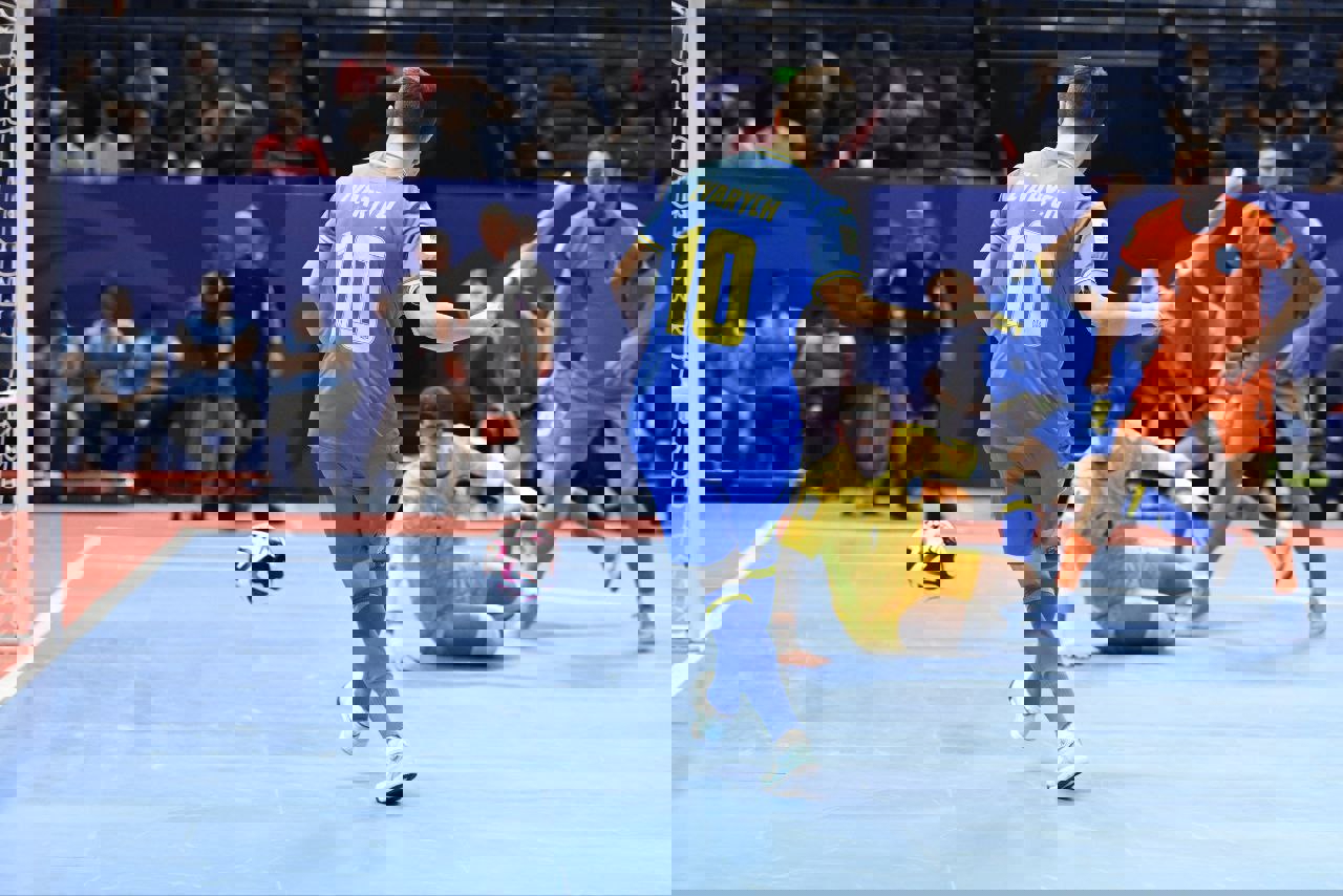 2085807