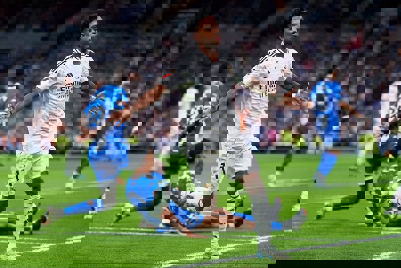 2085901
