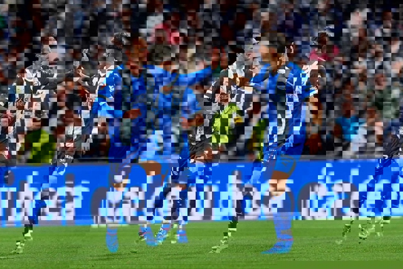 2085904