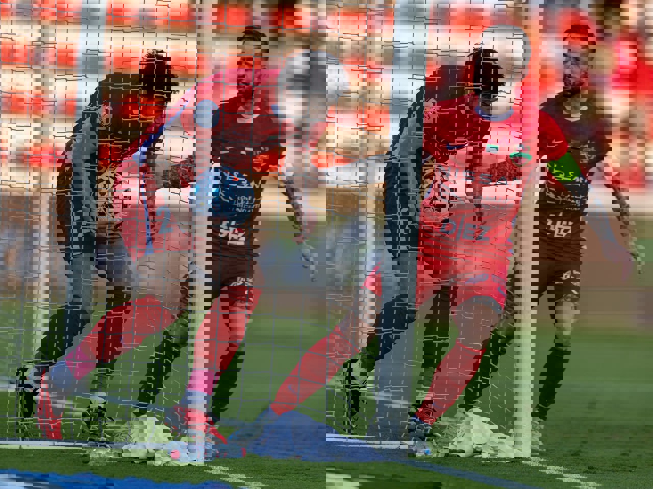2085900