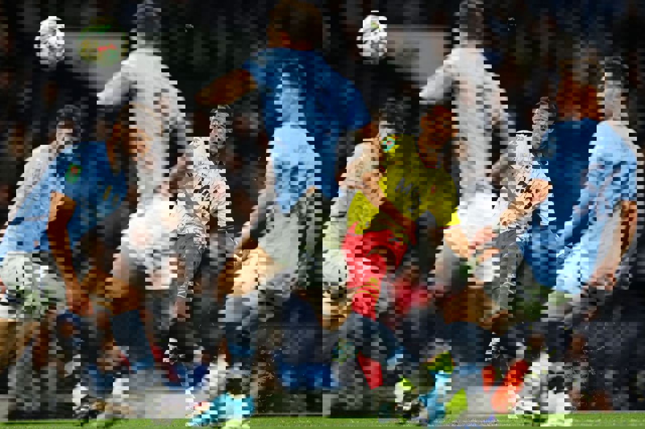2085876