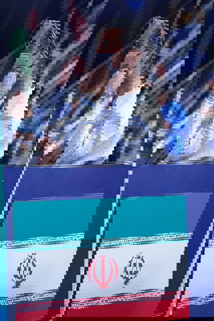 2086137