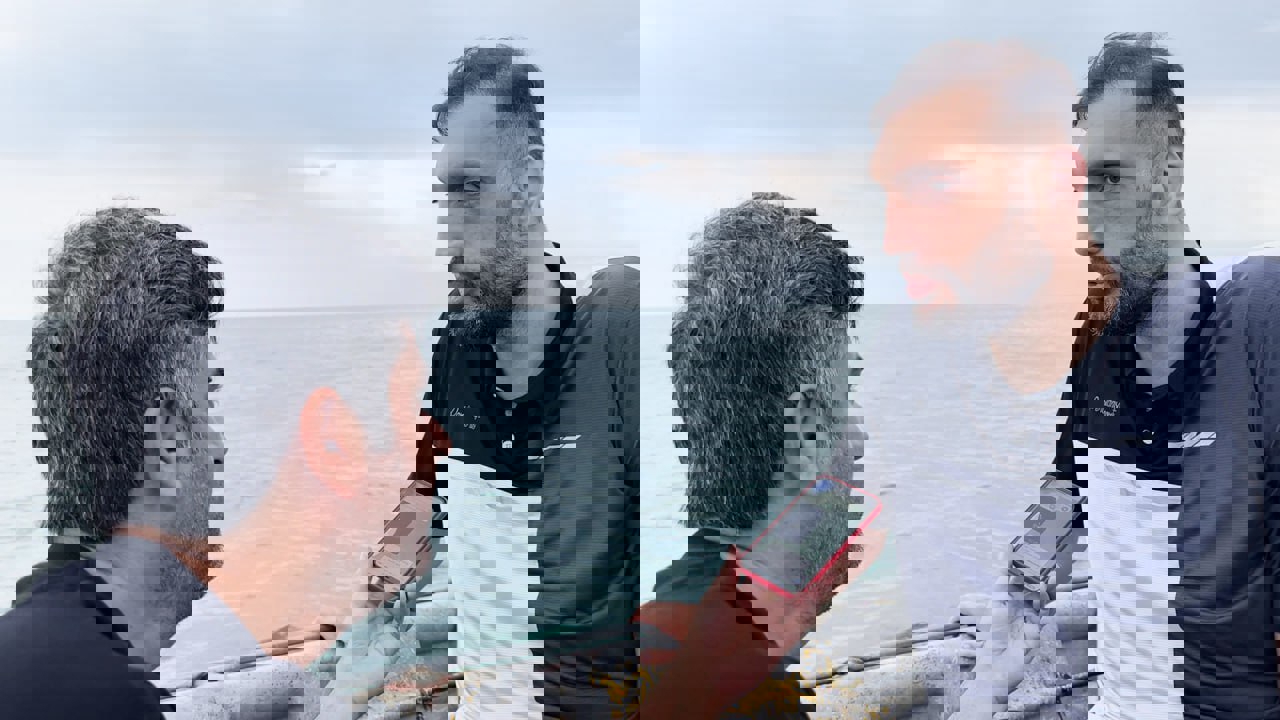 2086105