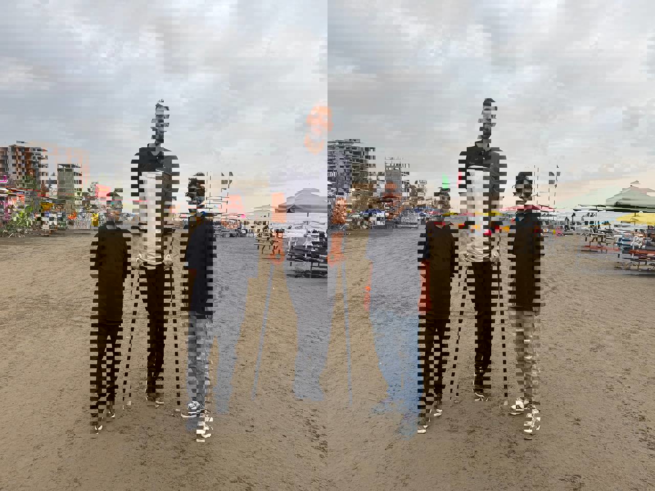2086104