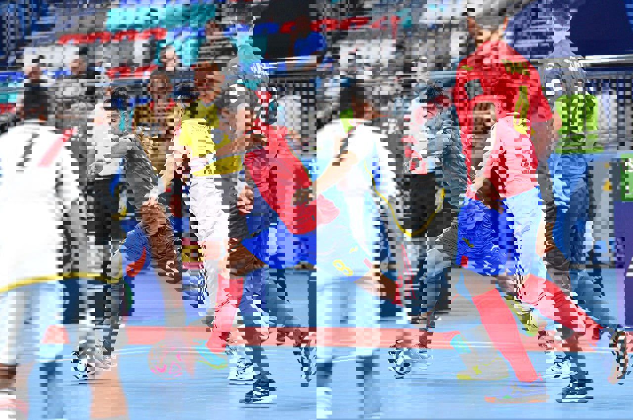 2086243
