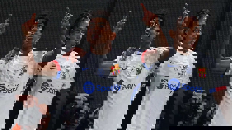 2086736