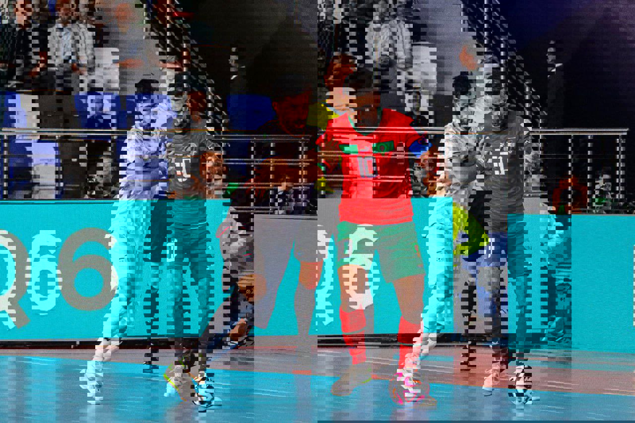 2086743