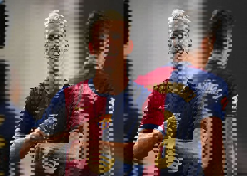 2086827